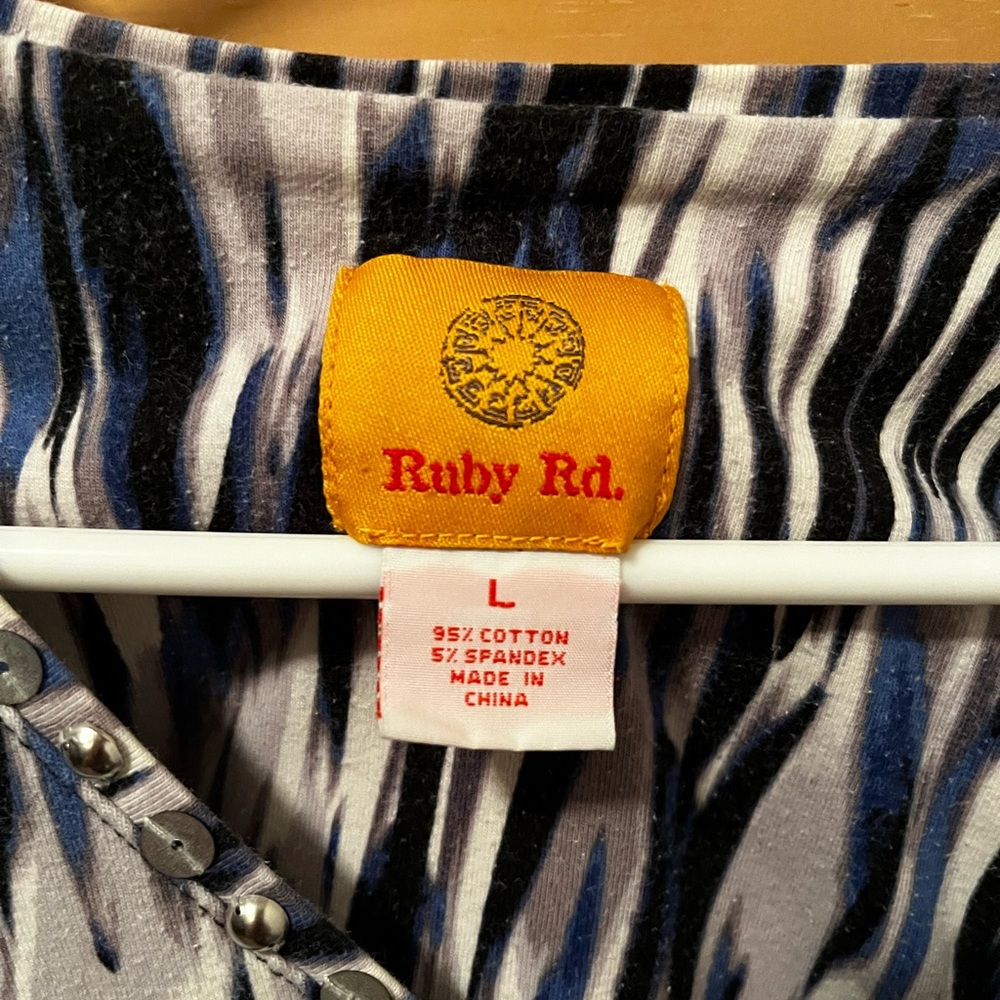 Ruby Rd. Black and White Patterned Blouse - Picture 3 of 4